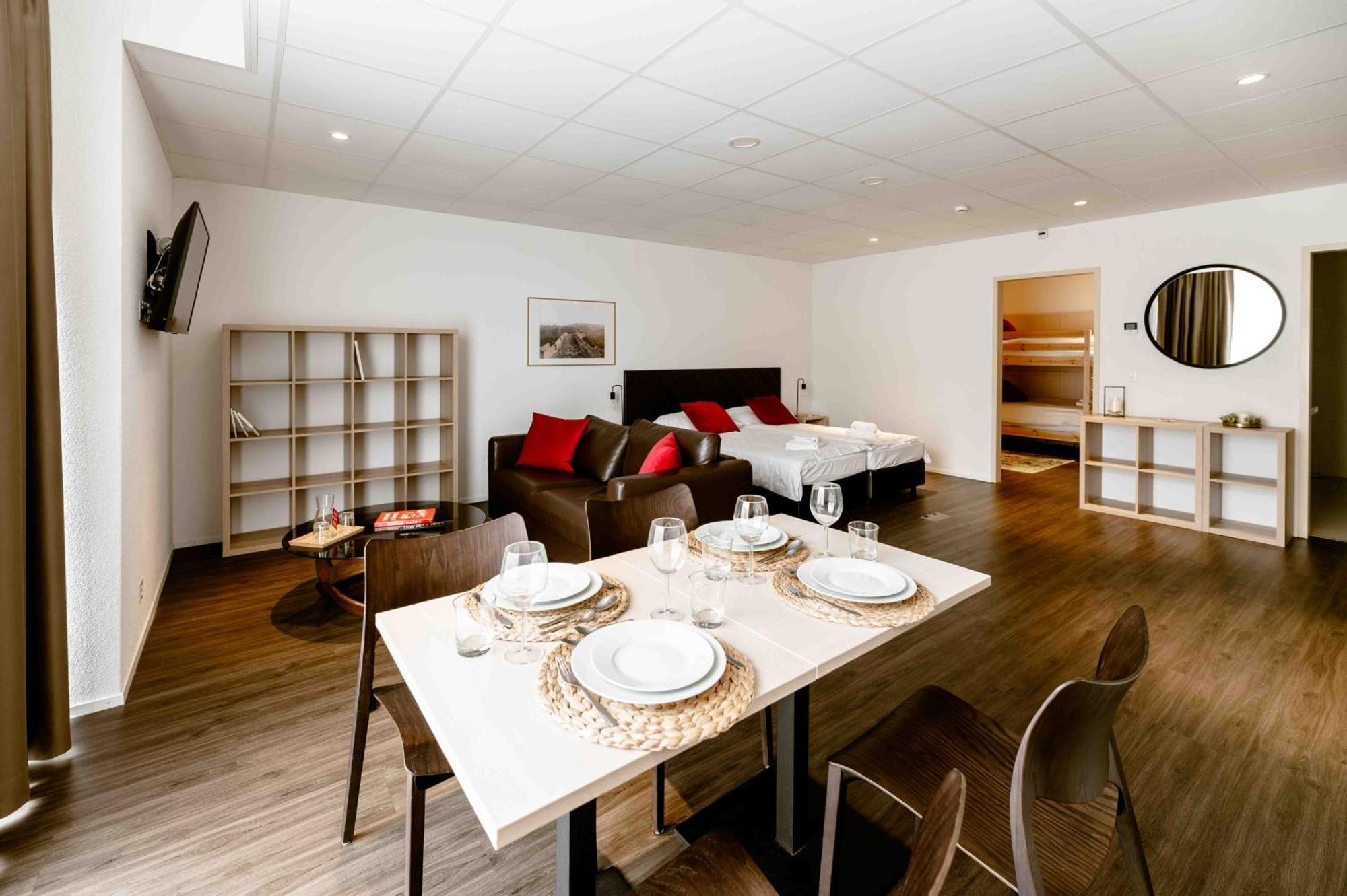 بلب Los Lorentes Apartments Bern Airport المظهر الخارجي الصورة