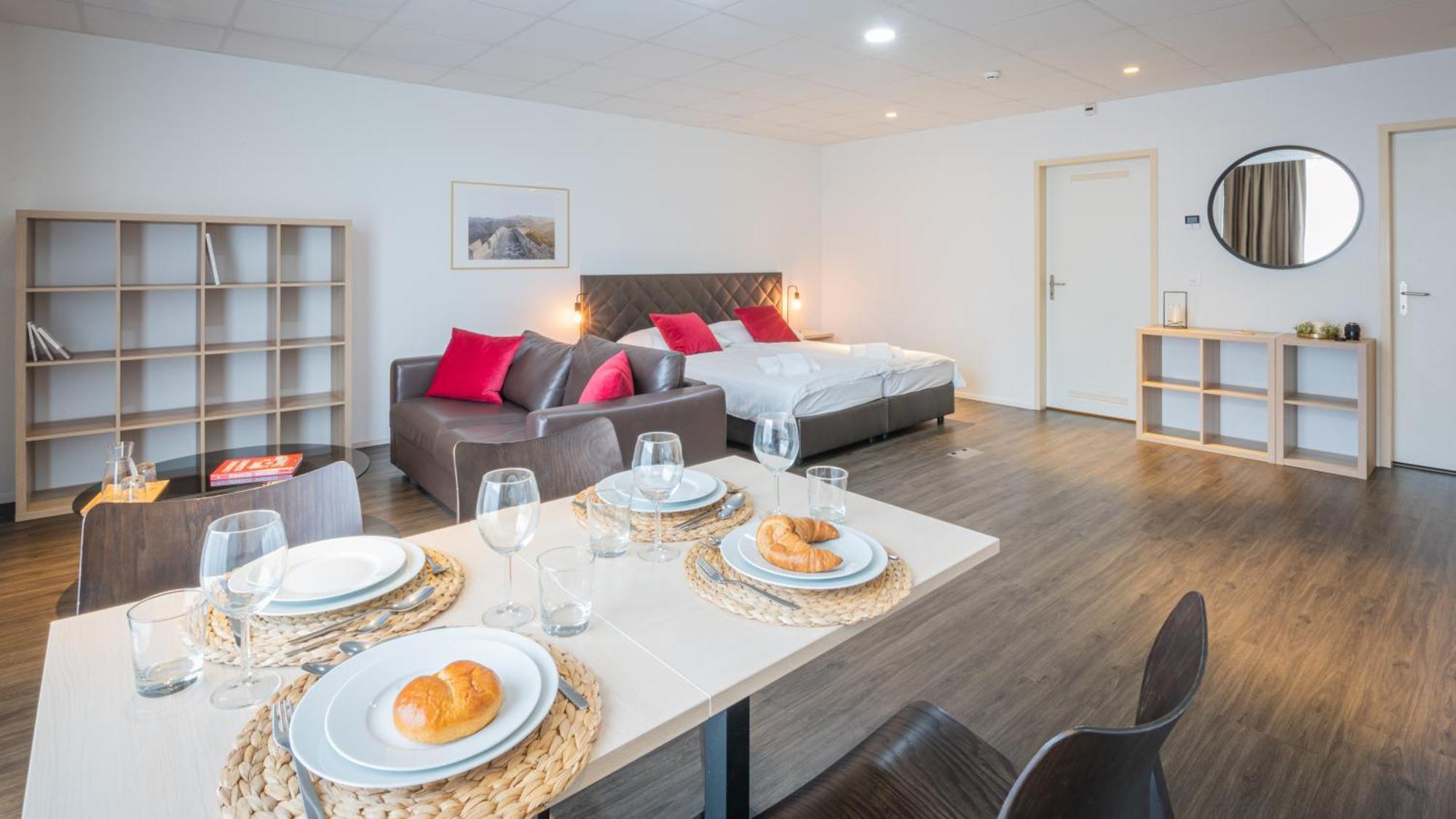 بلب Los Lorentes Apartments Bern Airport المظهر الخارجي الصورة