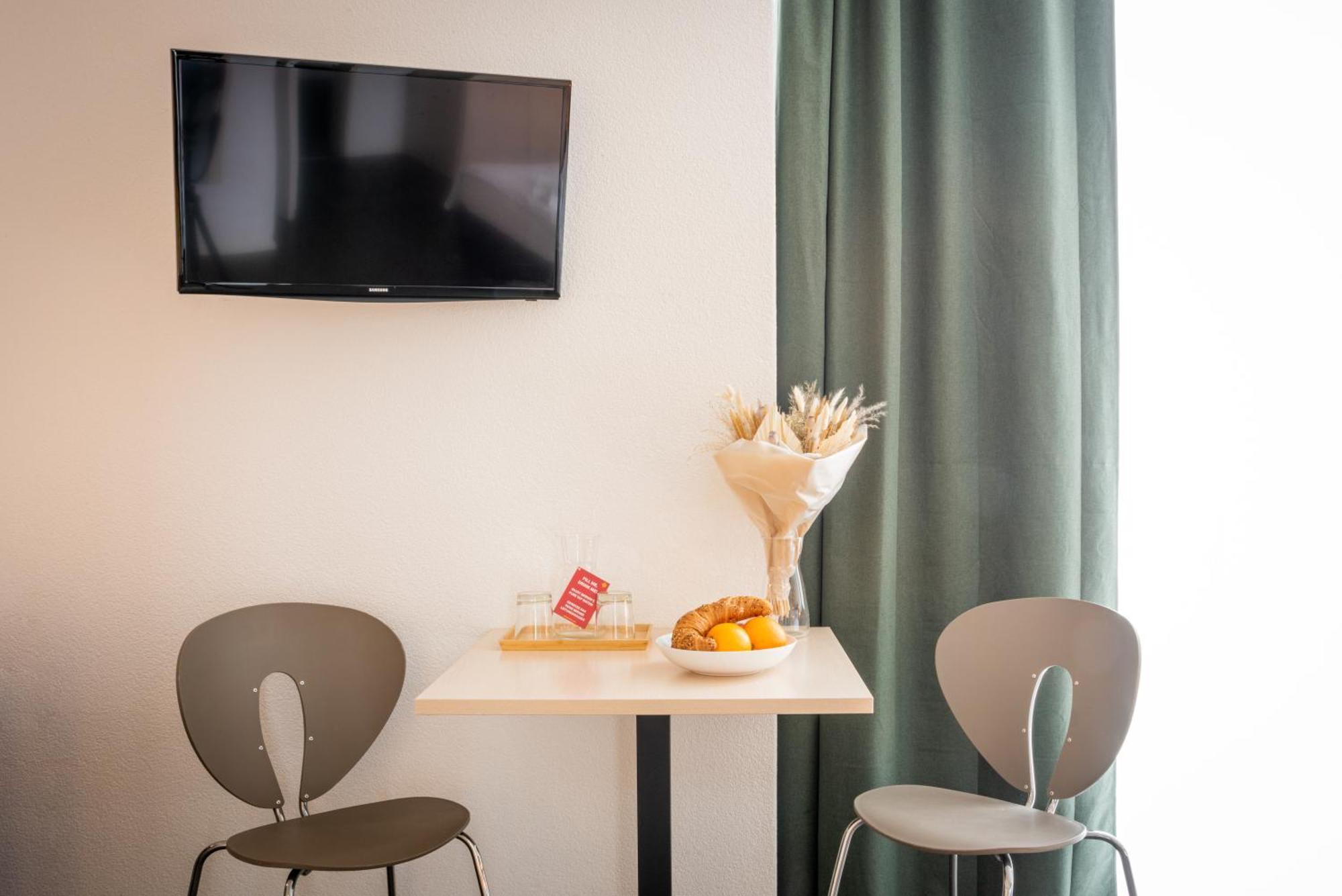 بلب Los Lorentes Apartments Bern Airport المظهر الخارجي الصورة