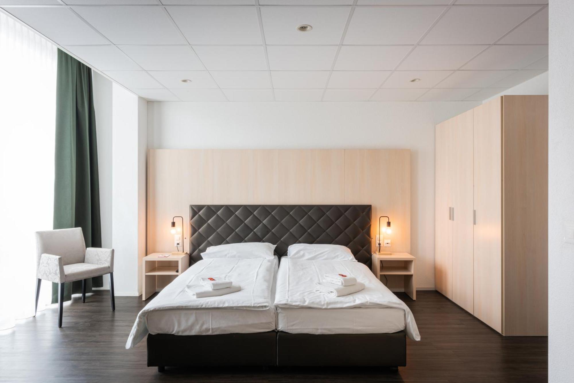 بلب Los Lorentes Apartments Bern Airport المظهر الخارجي الصورة