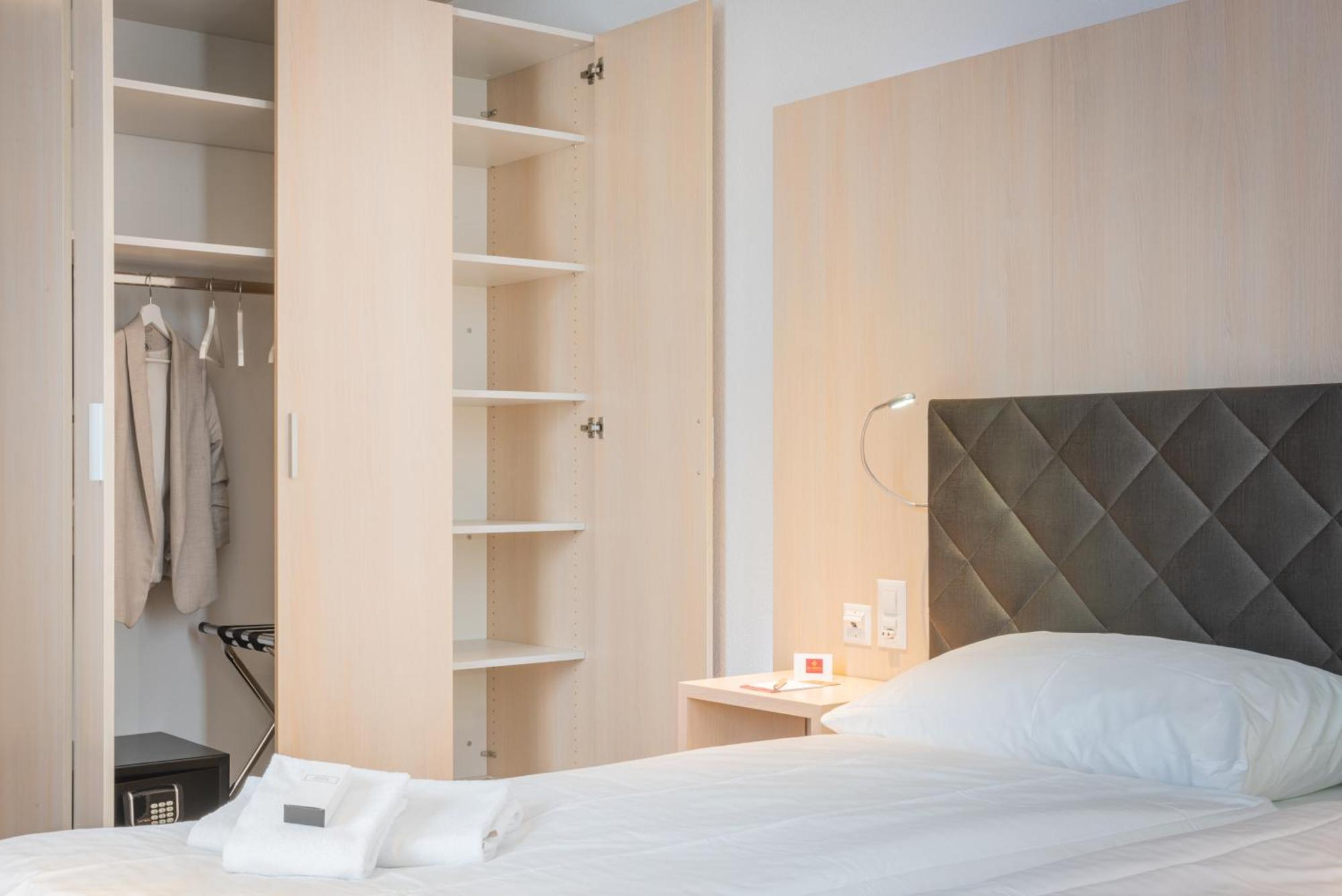 بلب Los Lorentes Apartments Bern Airport المظهر الخارجي الصورة